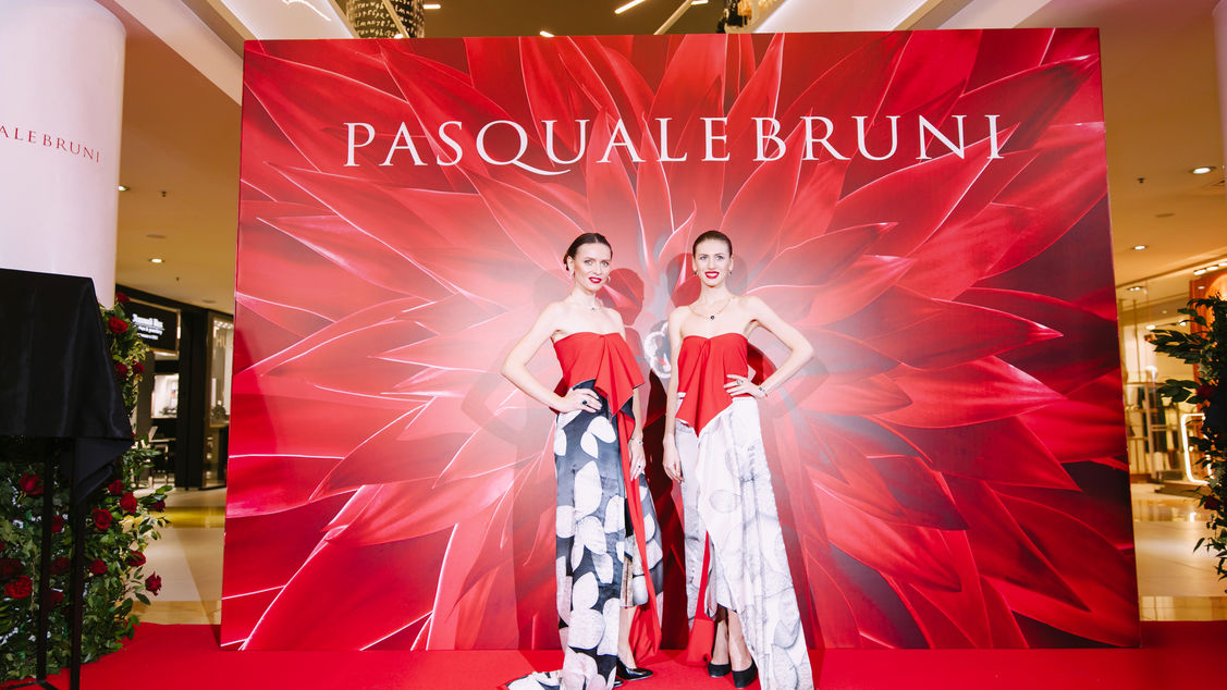 Открытие корнера Pasquale Bruni