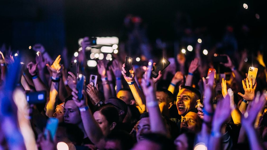 Группа "Чайф" на крыше Галереи "АСТОР"