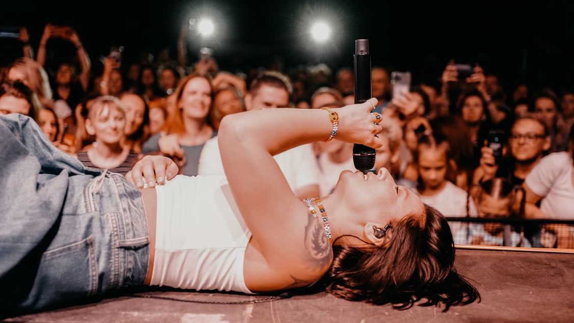 Елка на крыше Галереи АСТОР!