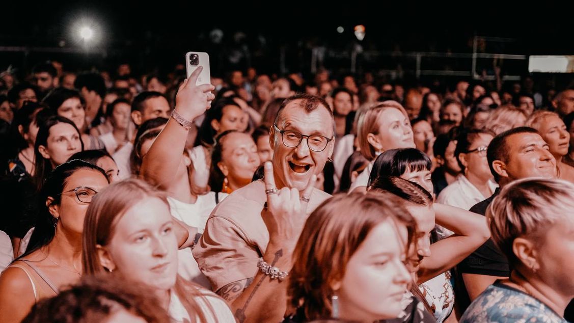 Елка на крыше Галереи АСТОР!