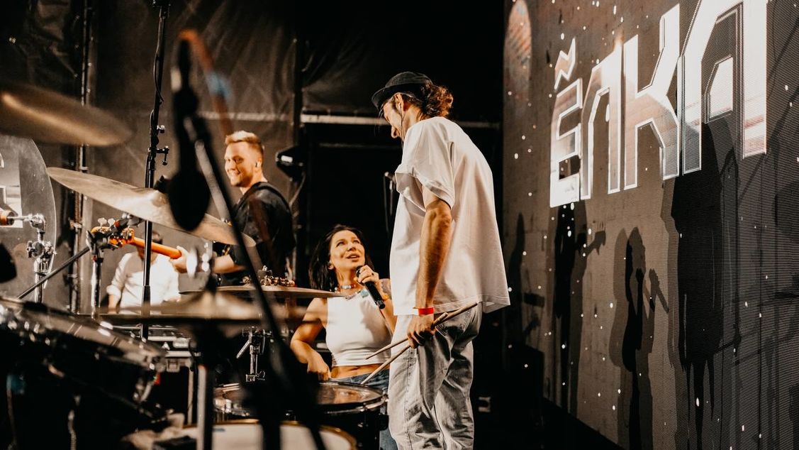 Елка на крыше Галереи АСТОР!