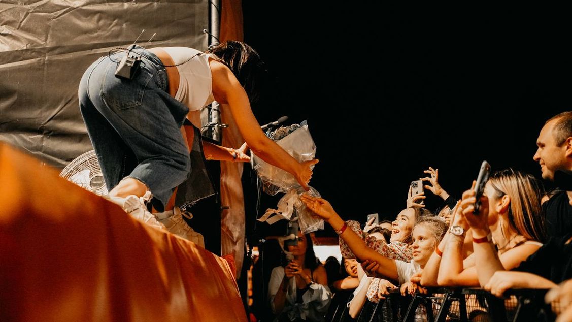 Елка на крыше Галереи АСТОР!