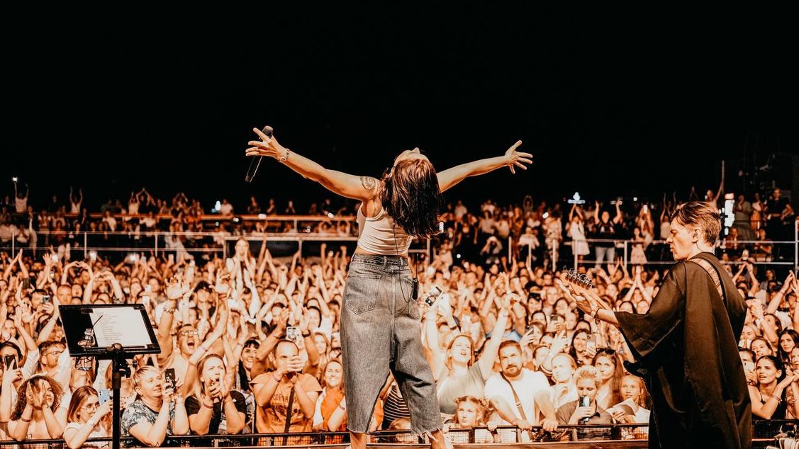 Елка на крыше Галереи АСТОР!